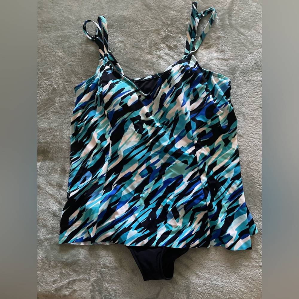 Swim Suit 1 Piece Croft & Barrow Sz 14 Ladies Black, Turquoise & Shades Of Blue